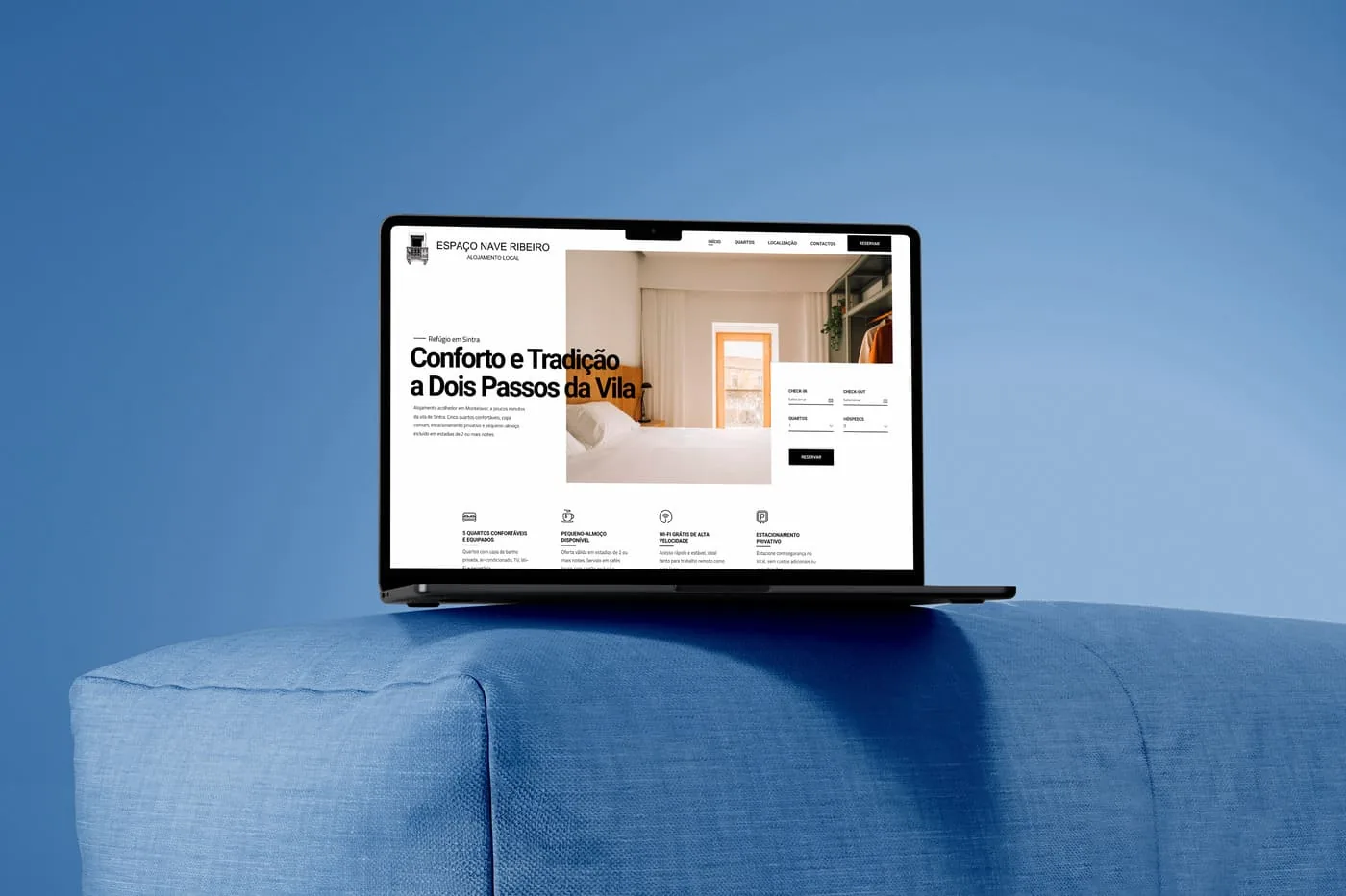 Página inicial do website do Espaço Nave Ribeiro, com destaque para um dos quartos