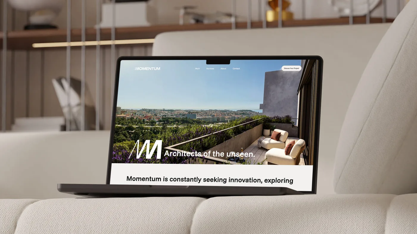 Website da Momentum, estúdio de visualização arquitetónica, apresentado num portátil